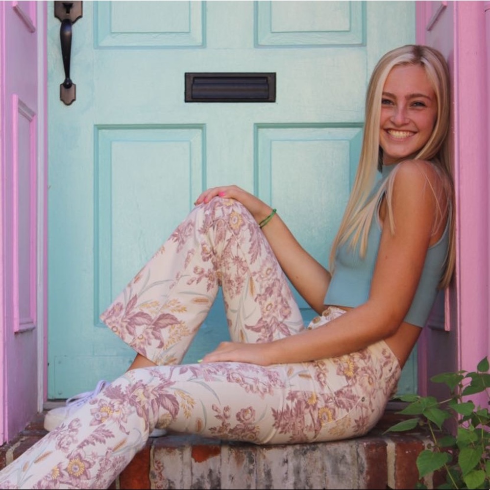 Meet your Posher, Delaney